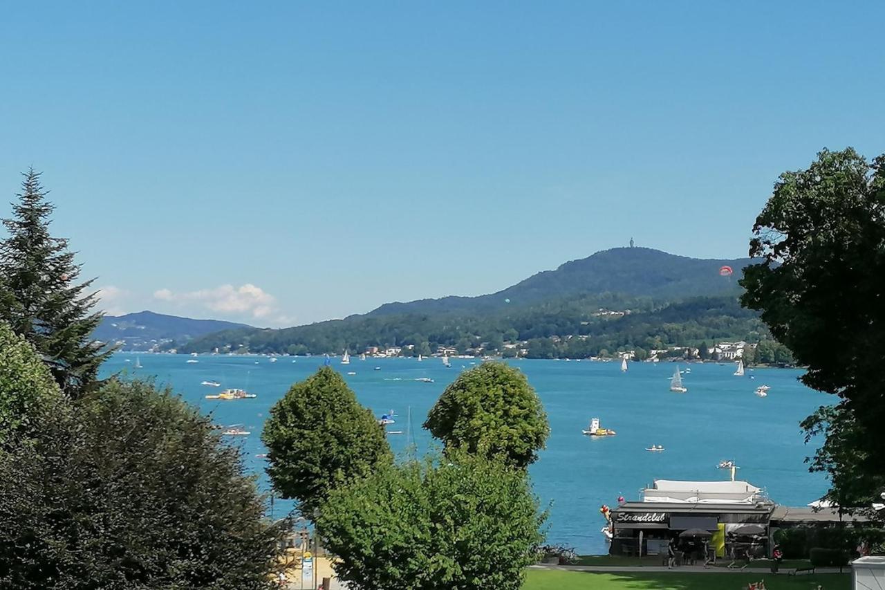 Das Karawankenplatz! Haus Der Geschenke-Carinthia Lägenhet Velden am Wörthersee Exteriör bild